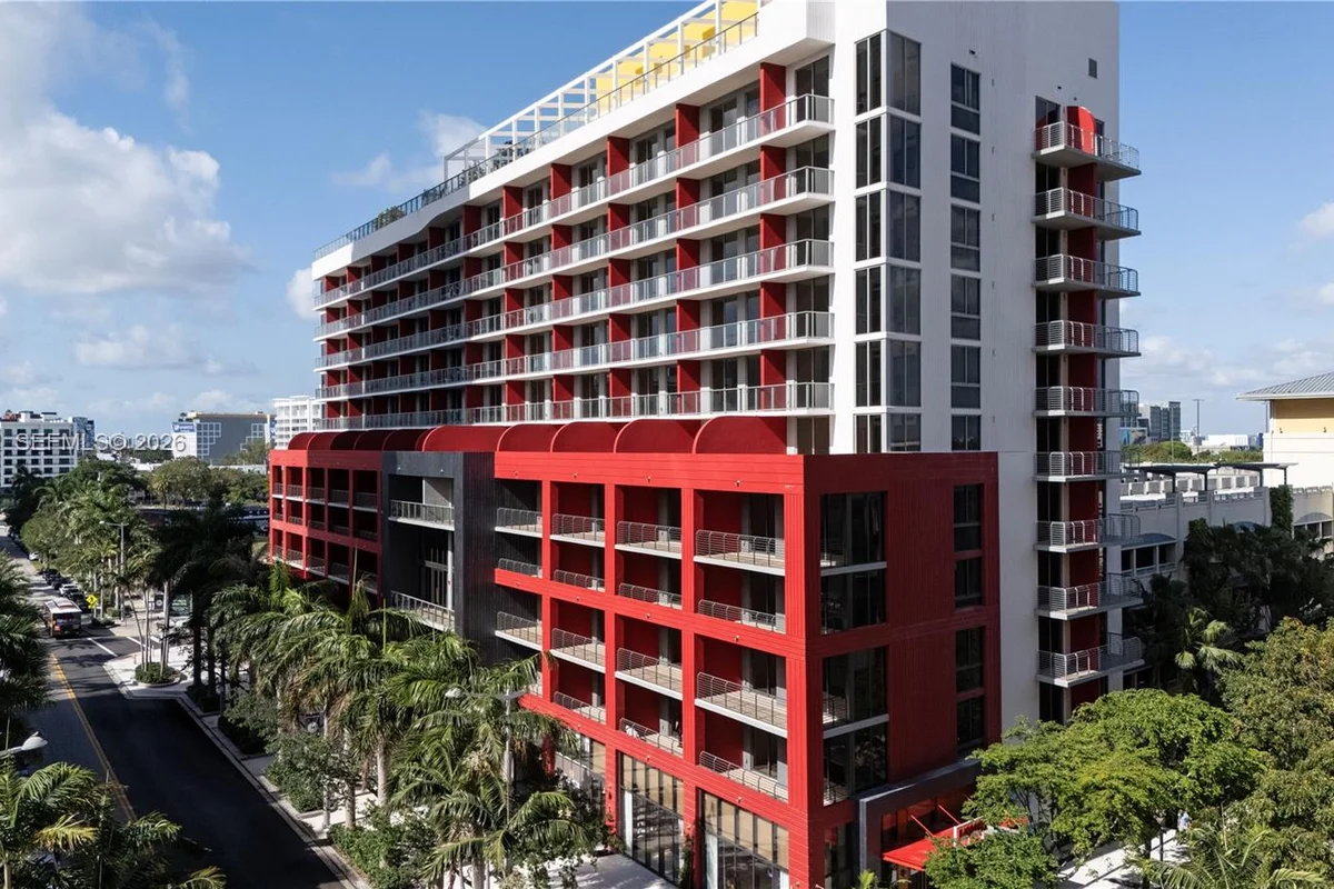 90 NE 32 #522, Miami: photo 1 of 28