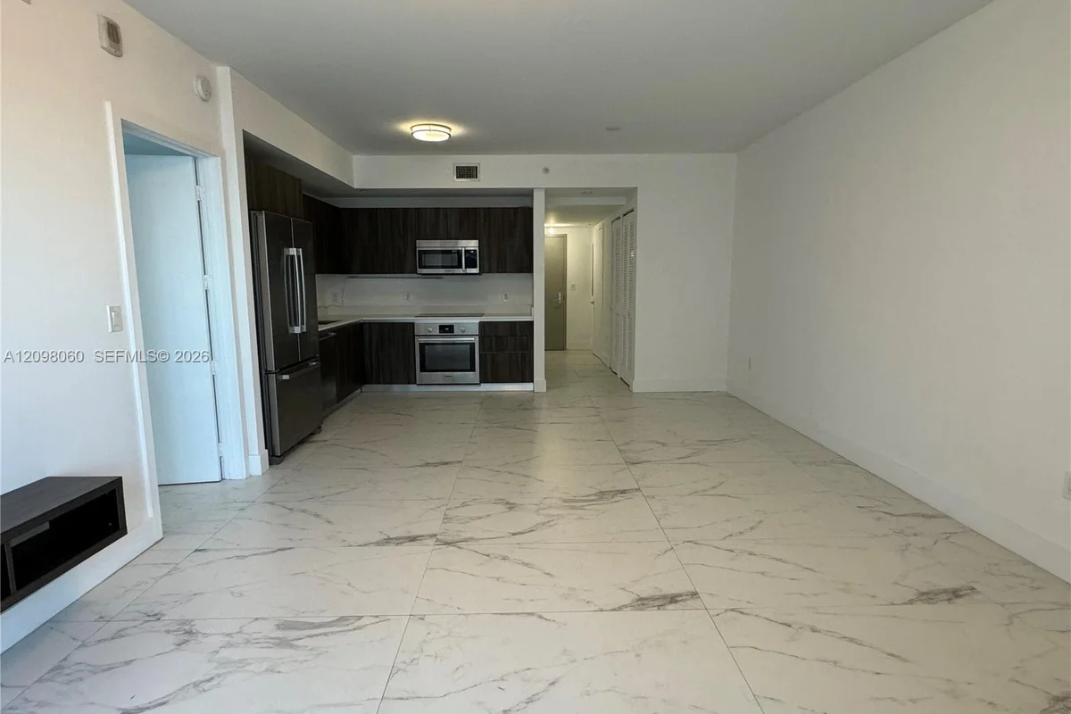 488 NE 18th St #3103, Miami: photo 1 of 23
