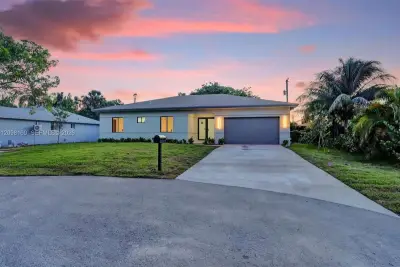 2445 SW 43 Ter, Fort Lauderdale: photo 1 of 23