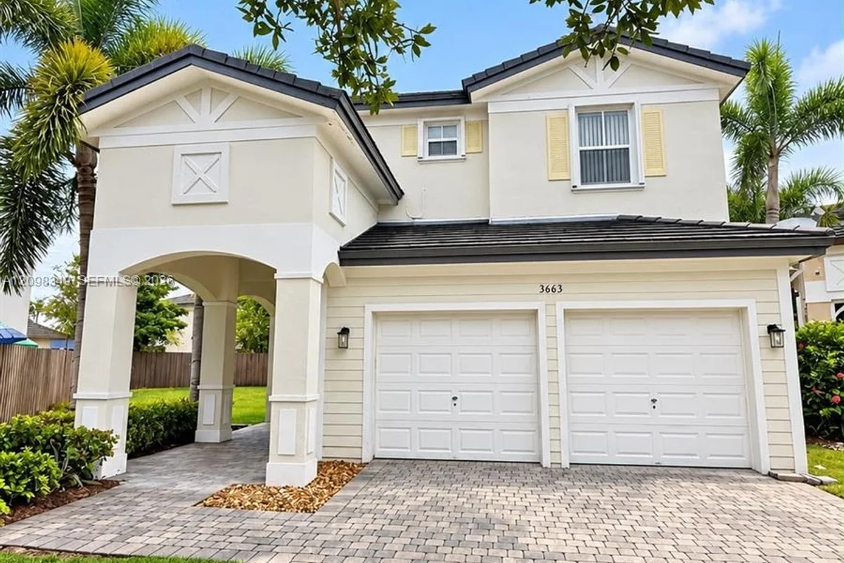 3663 NE 2nd Ct, Homestead: photo 1 of 25