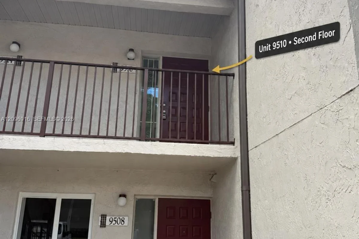 9510 SW 140th Ct, Miami: photo 1 of 8