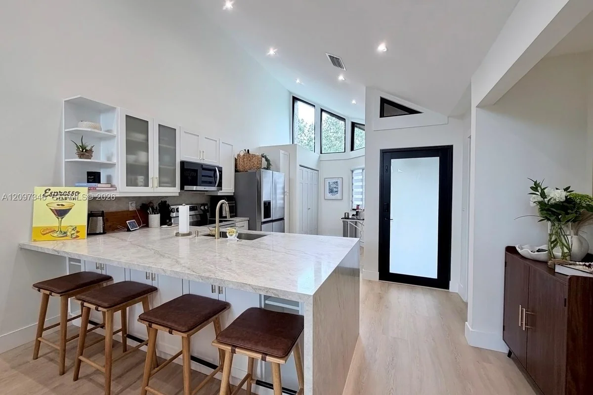 9264 SW 132nd St, Miami: photo 1 of 19