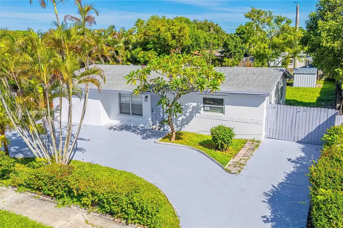 6511 Pierce St, Hollywood: photo 1 of 41