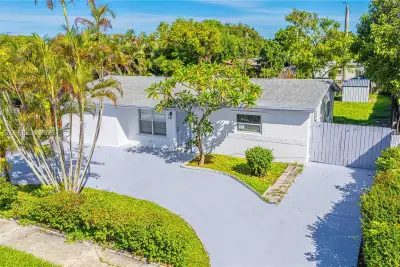 6511 Pierce St, Hollywood: photo 1 of 41