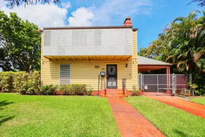 525 51st St, West Palm Beach: photo 1 of 41