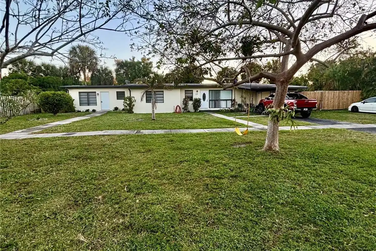 4380 SW 11th St, Plantation: photo 1 of 18
