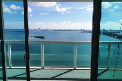1800 N Bayshore Dr #3405, Miami: photo 1 of 10