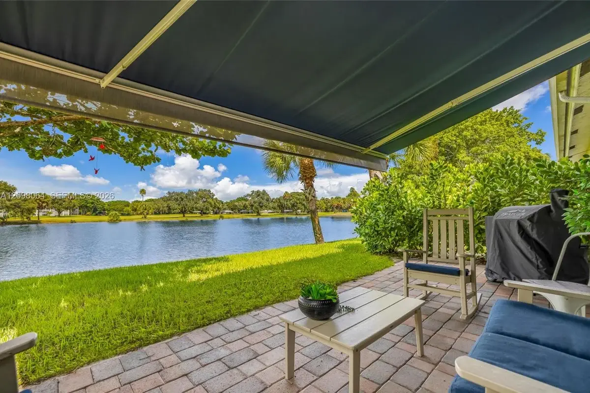 4107 Carriage Dr #K1, Pompano Beach: photo 1 of 47