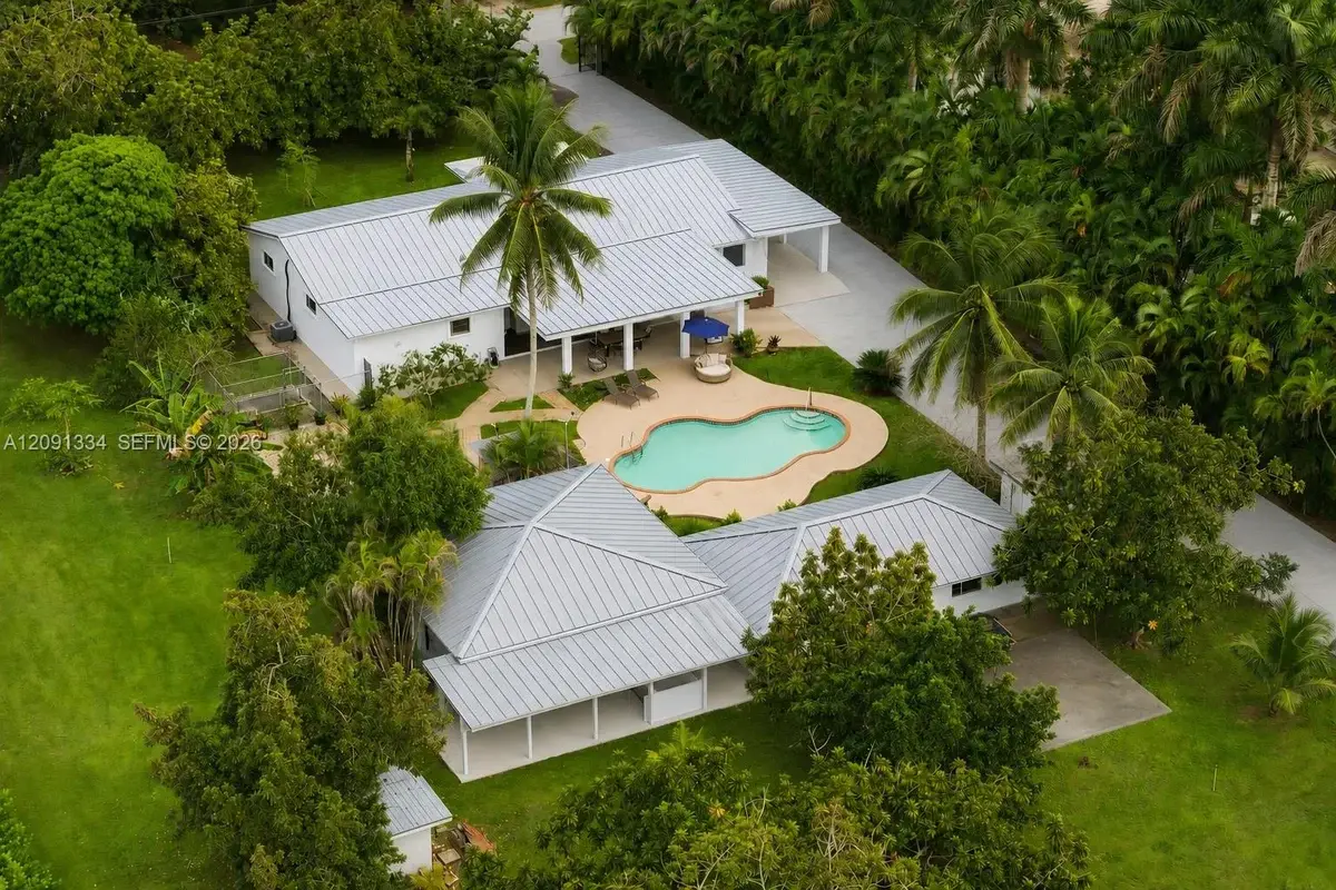 20450 SW 198th Ave, Miami: photo 1 of 64