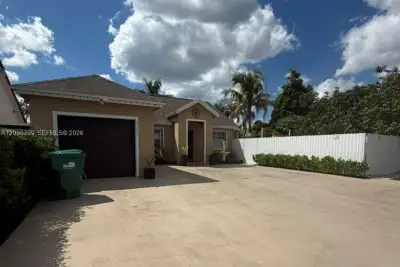 24862 SW 129th Pl, Homestead: photo 1 of 35
