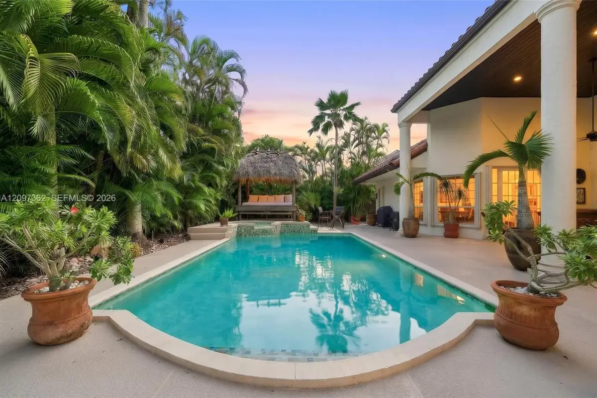 13105 SW 106th Ave, Miami: photo 1 of 44