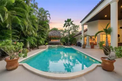 13105 SW 106th Ave, Miami: photo 1 of 44