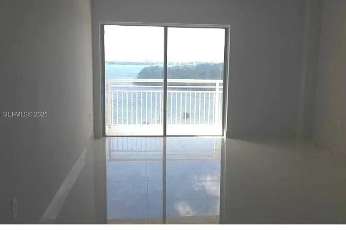 400 Kings Point Dr #1004, Sunny Isles Beach: photo 1 of 8