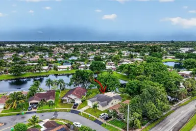 4904 NW 96th Ave, Sunrise: photo 1 of 50
