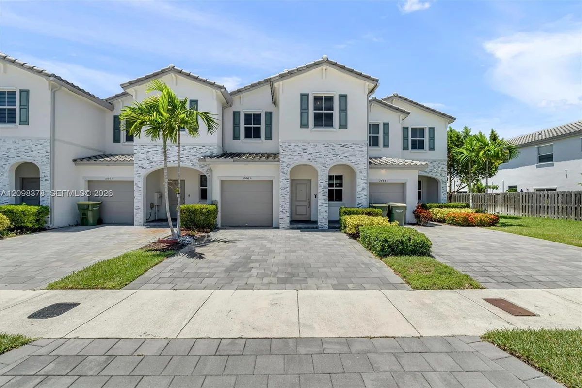 2683 SE 12th St, Homestead: photo 1 of 44