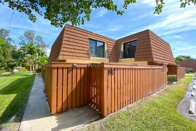 3900 SE County Line Rd #8C, Jupiter: photo 1 of 26