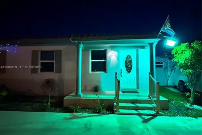 380 W 32nd St #1, Hialeah: photo 1 of 23