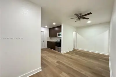 108 NW 2nd Ave #C, Hallandale Beach: photo 1 of 23
