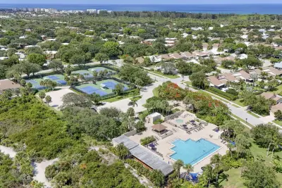 2715 27th Ct, Jupiter: photo 1 of 19