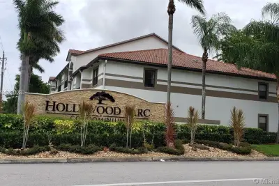 520 S Park Rd #24-12, Hollywood: photo 1 of 18