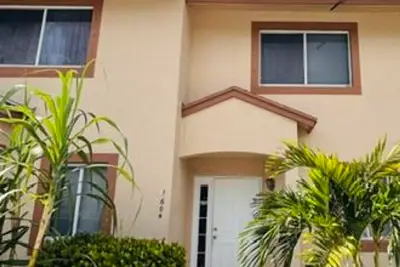 1604 Lakeview Dr W, Royal Palm Beach: photo 1 of 6