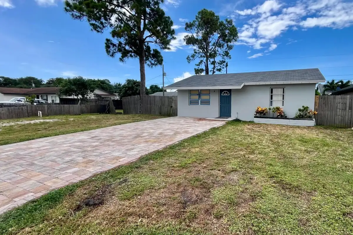 3566 Ivanhoe Ave, Boynton Beach: photo 1 of 13