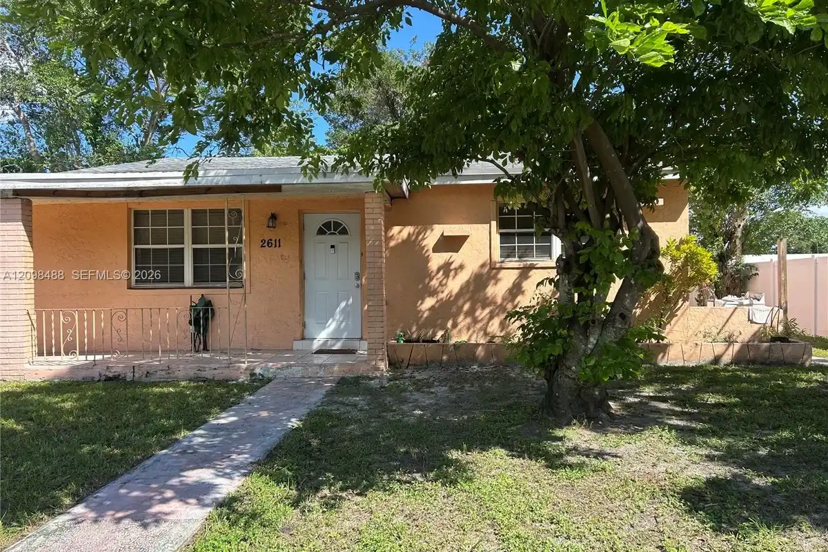 2611 SW 62nd Ave, Miramar: photo 1 of 11