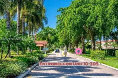 9511 N Hollybrook Lake Dr #305, Pembroke Pines: photo 1 of 1