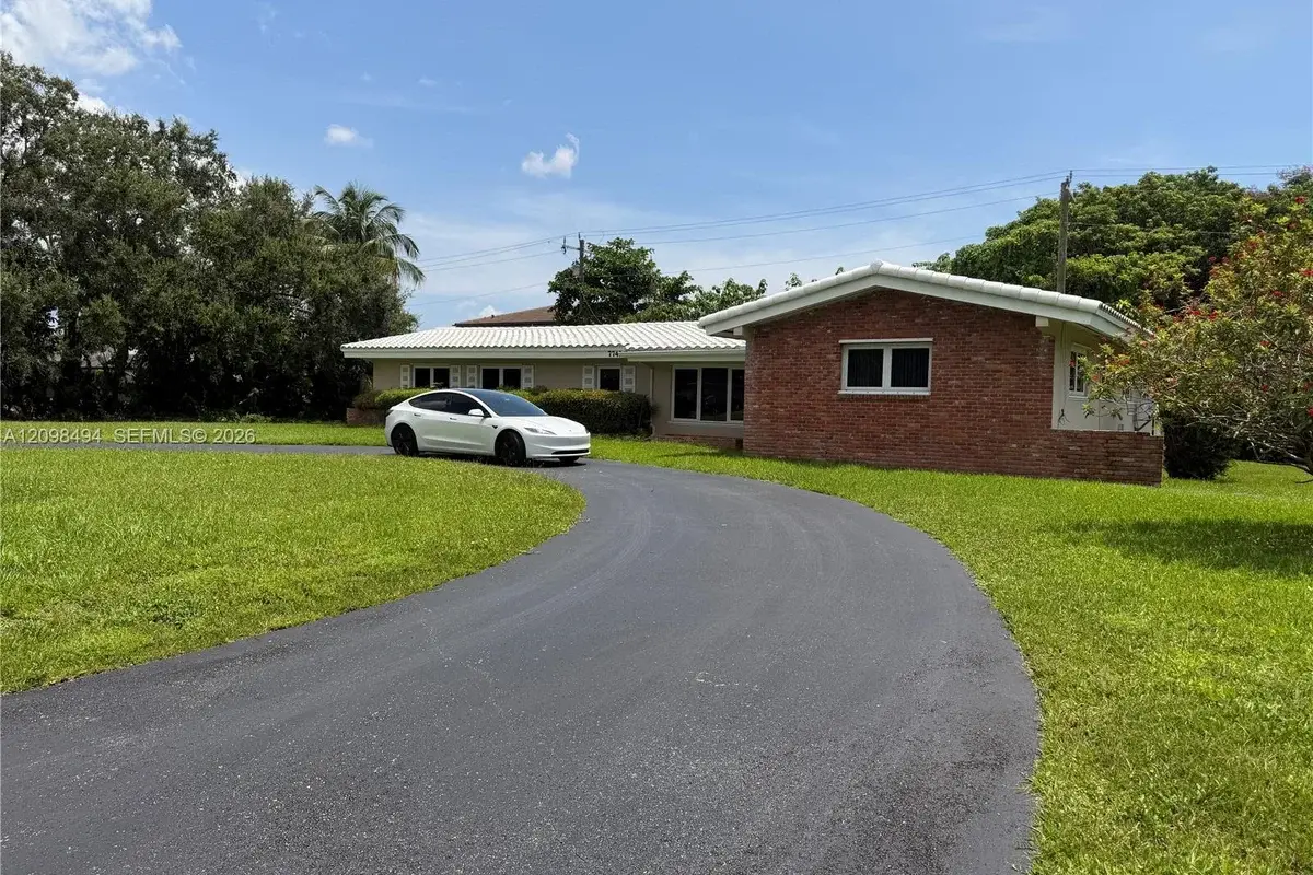 7743 SW 72nd Ct, Miami: photo 1 of 16