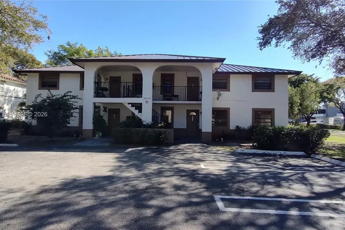 3501 NW 114th Ln, Coral Springs: photo 1 of 13
