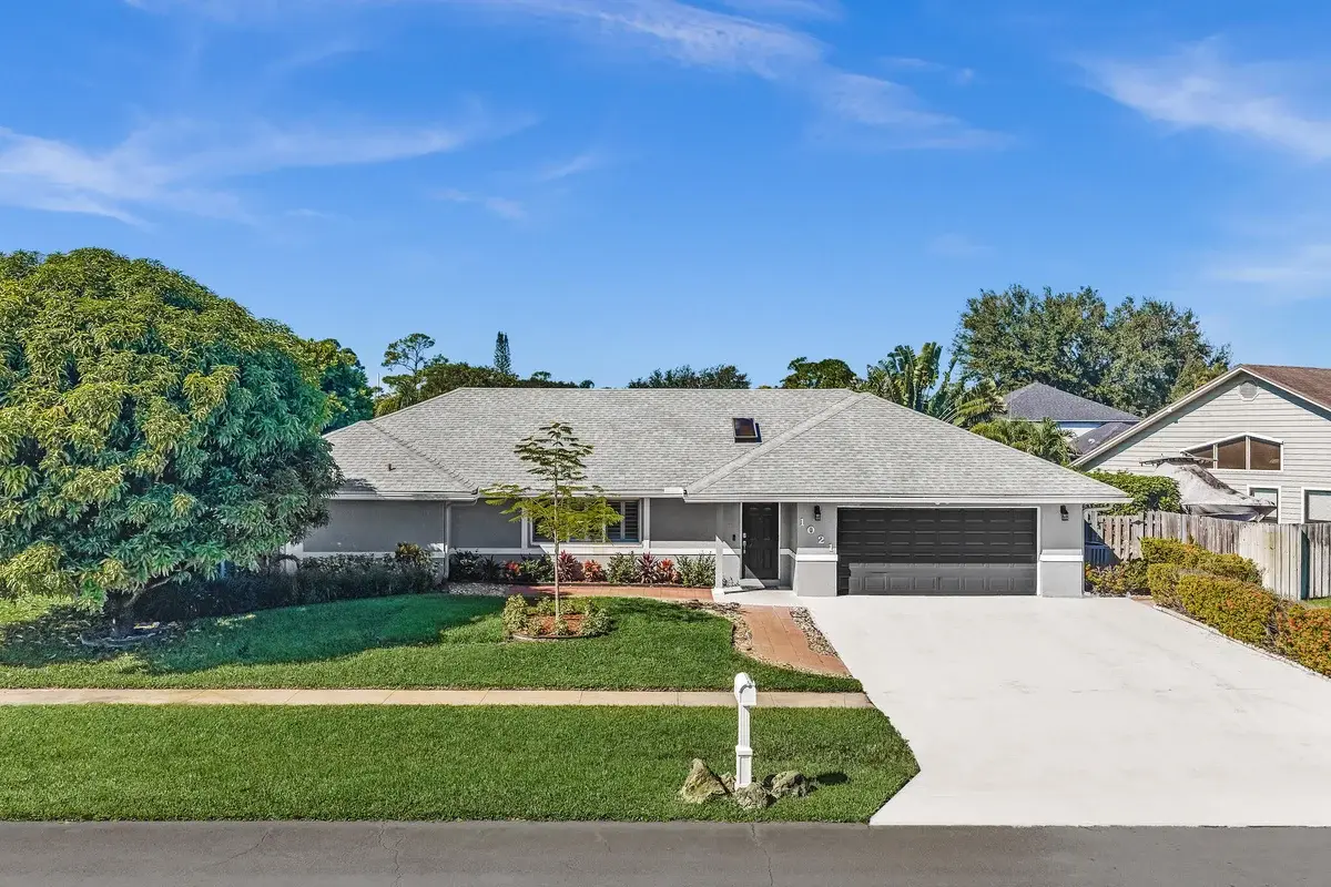 1021 Cherry Ln, Wellington: photo 1 of 70