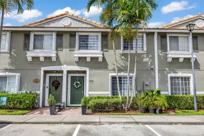 5933 Manchester Way, Tamarac: photo 1 of 34