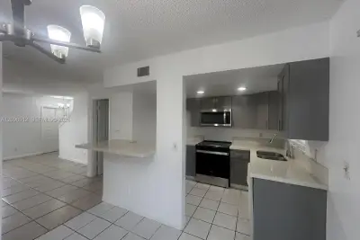 7833 NW 44th Ct, Coral Springs: photo 1 of 13