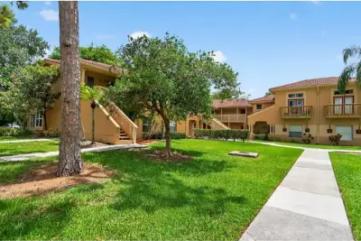 4751 Via Palm Lakes #409, West Palm Beach: photo 1 of 8