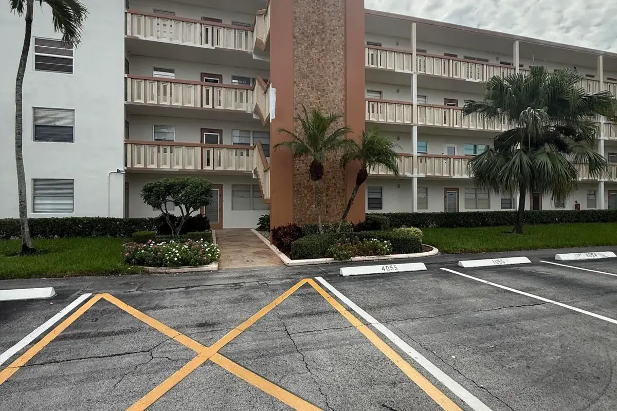 4055 Newcastle C, Boca Raton: photo 1 of 10