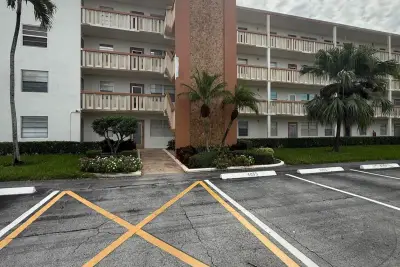 4055 Newcastle C, Boca Raton: photo 1 of 10