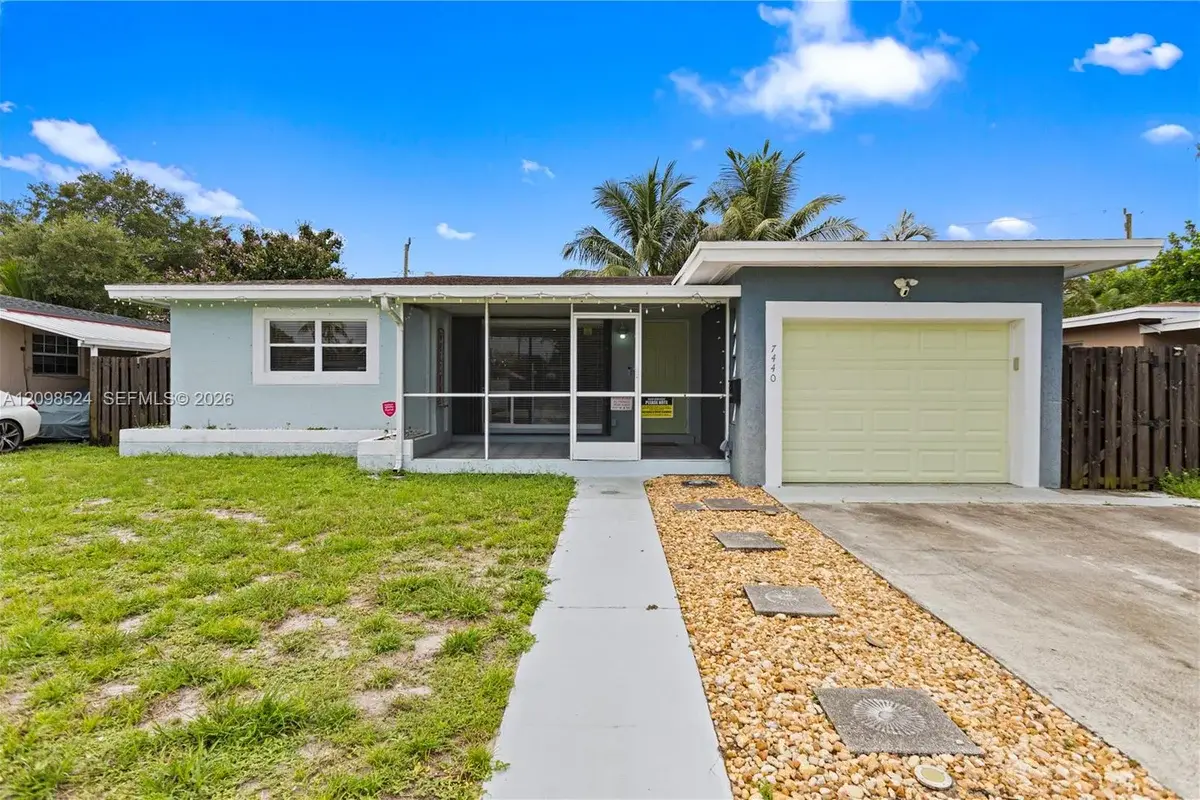 7440 Fillmore St, Hollywood: photo 1 of 38