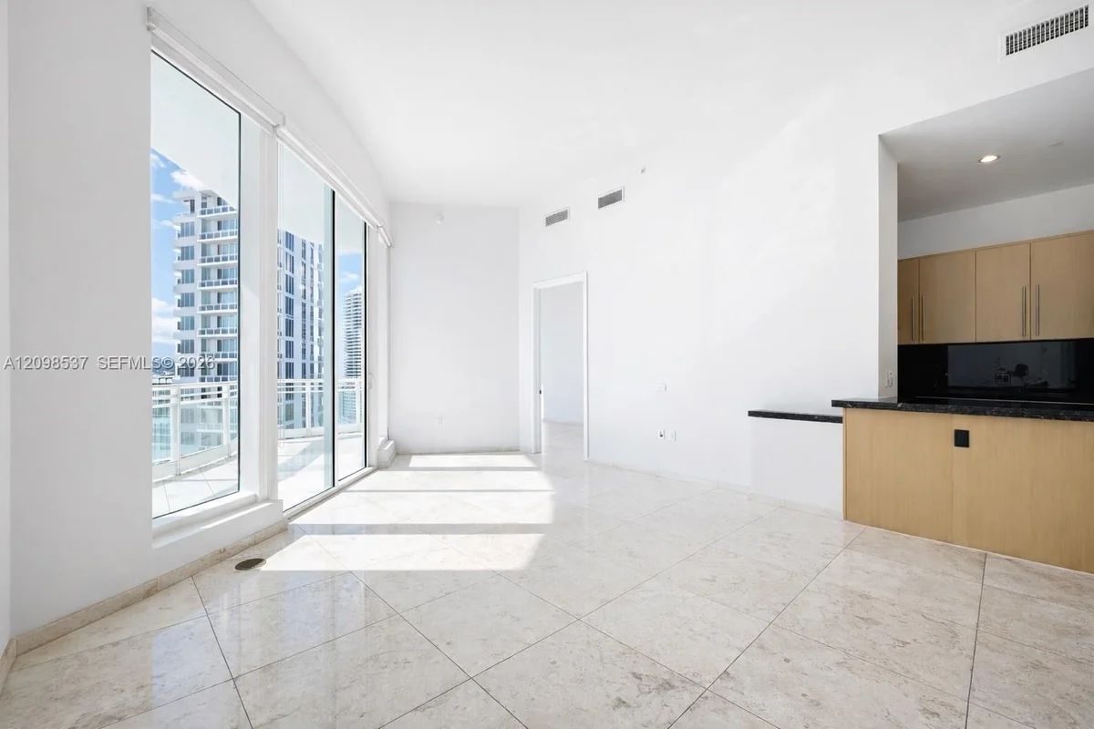900 Brickell Key Blvd #2405, Miami: photo 1 of 23