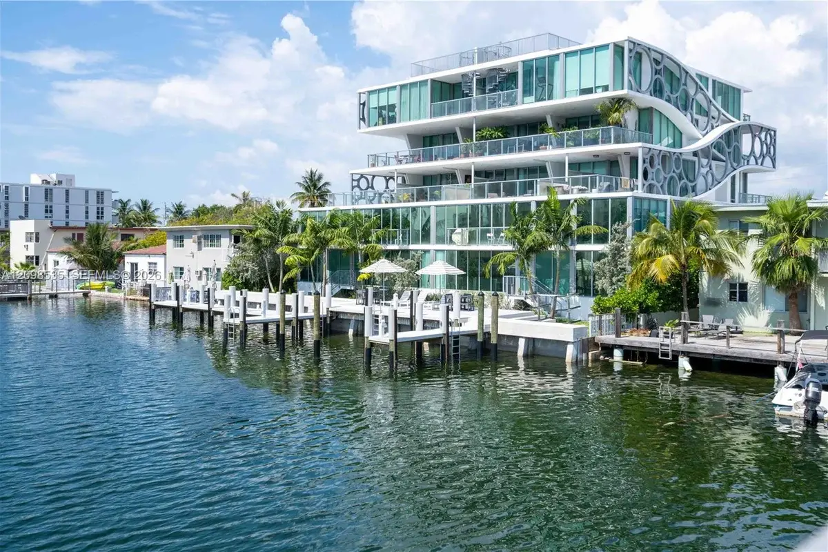 8425 Crespi Blvd #TH2, Miami Beach: photo 1 of 23