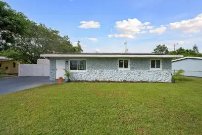 3767 SW 16th Ct, Fort Lauderdale: photo 1 of 25
