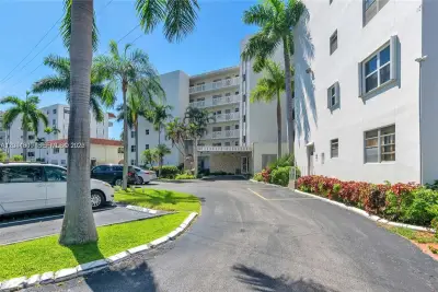 3181 S Ocean Dr #108, Hallandale Beach: photo 1 of 20