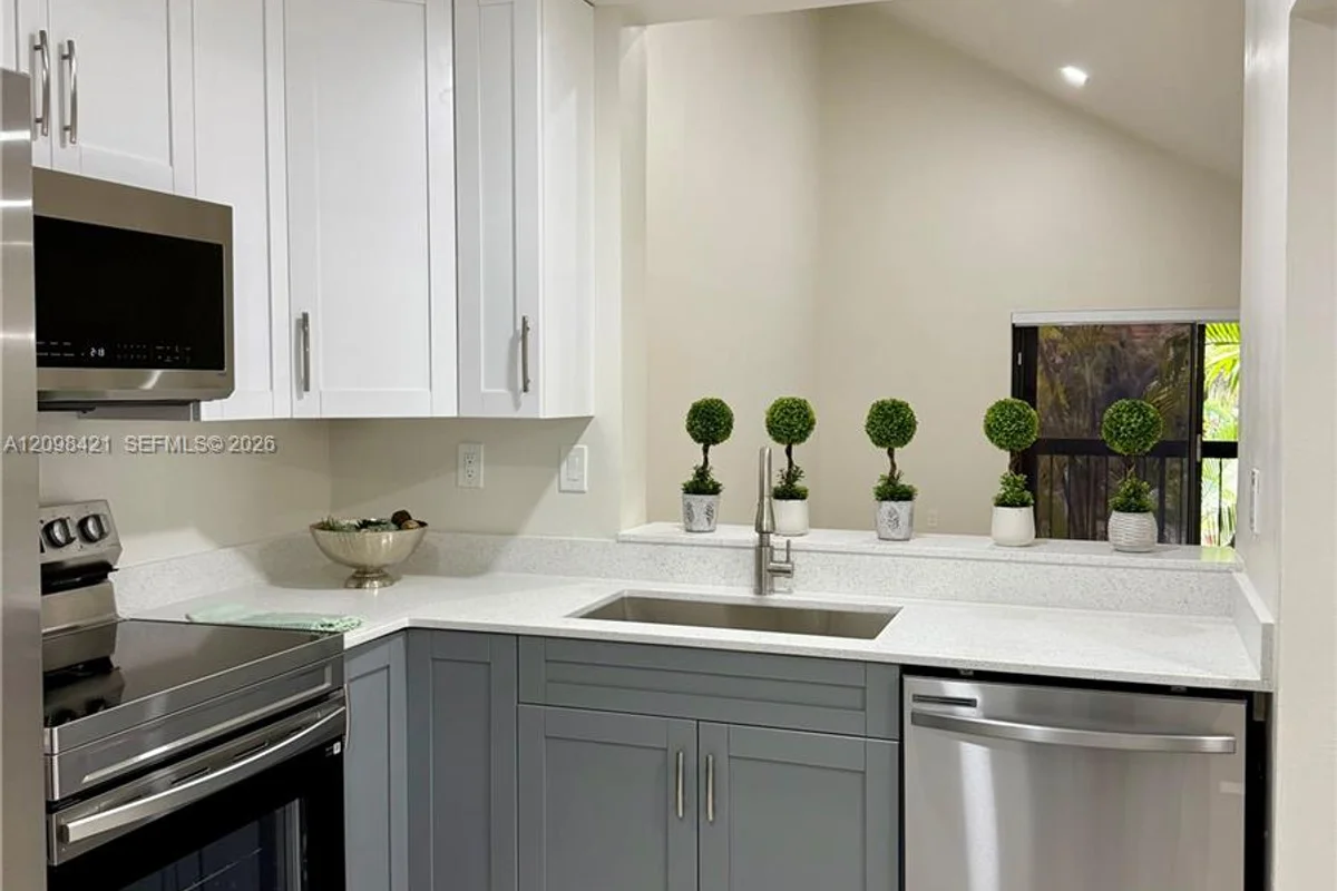 12932 SW 88th Ter #A-204, Miami: photo 1 of 19