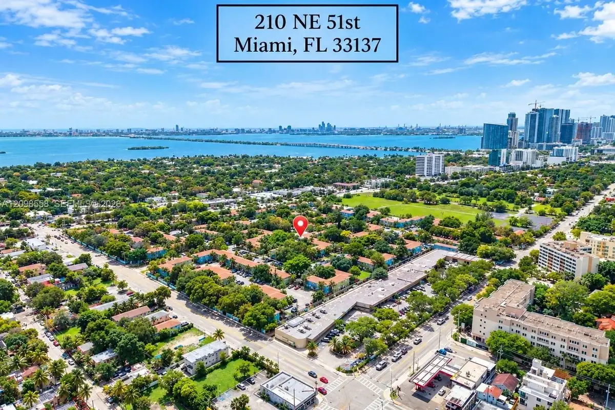 210 NE 51st #3, Miami: photo 1 of 24