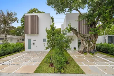 6167 SW 64th St, South Miami: photo 1 of 30