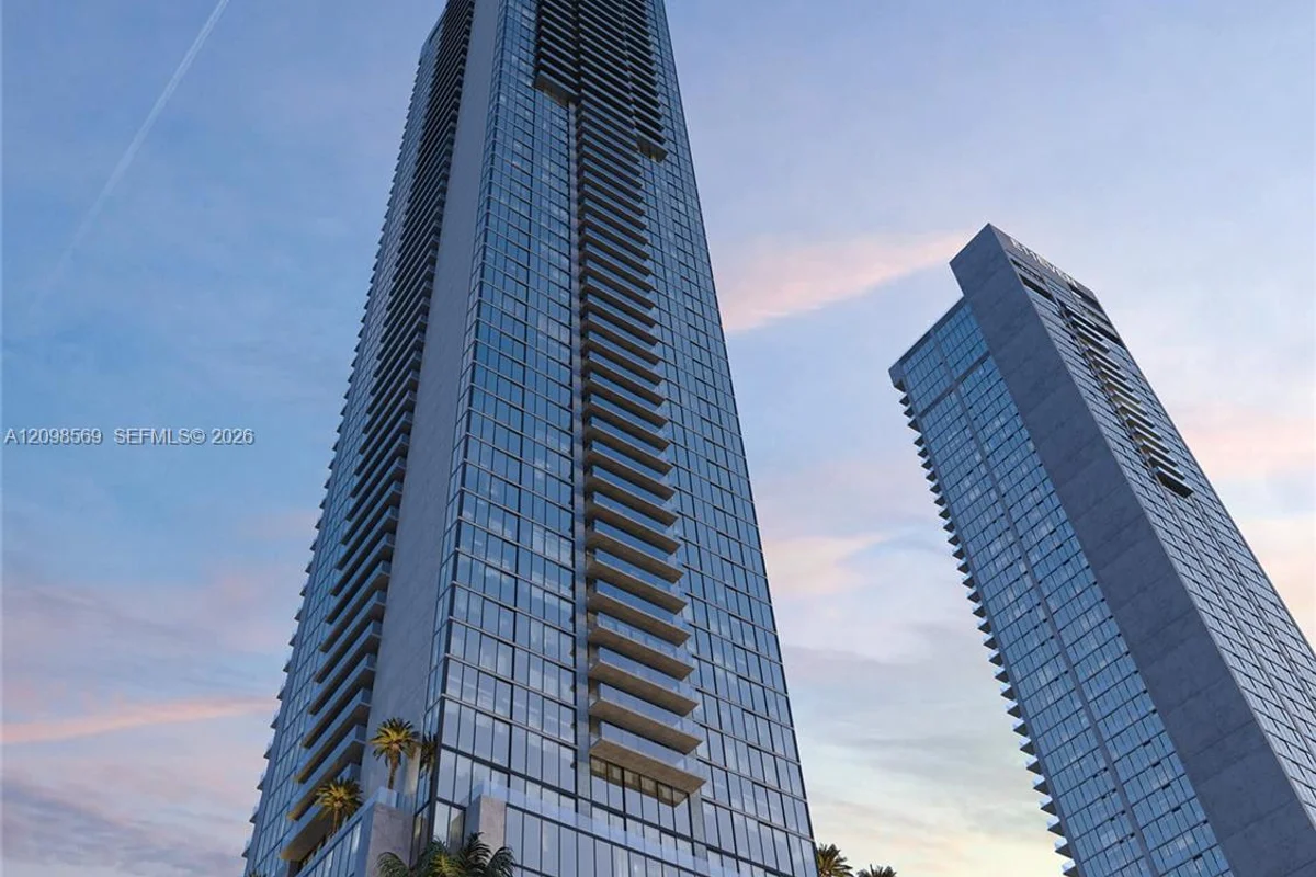 20 NE 11th St #1503B, Miami: photo 1 of 18