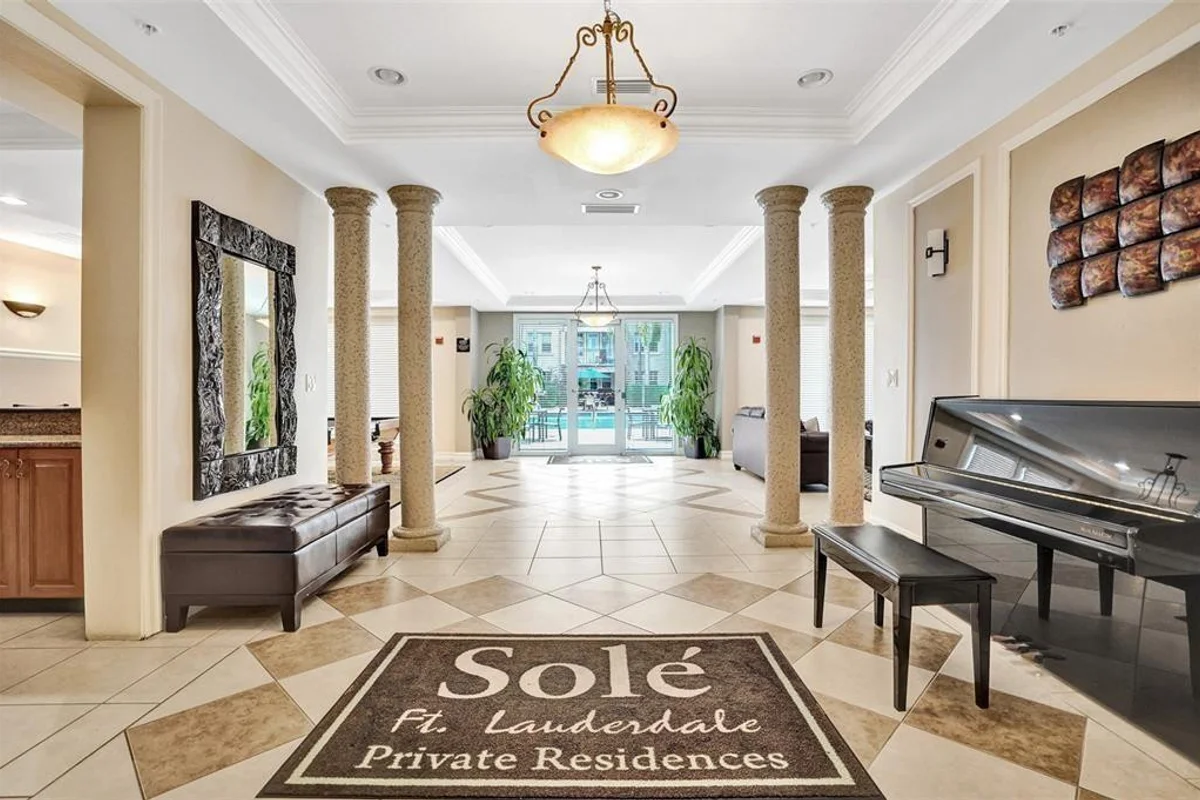 533 NE 3rd Ave #207, Fort Lauderdale: photo 1 of 16
