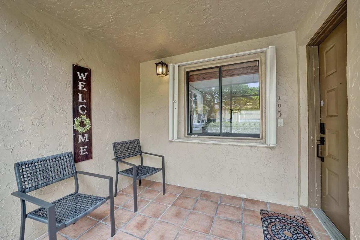 310 Lakeview Dr #105, Weston: photo 1 of 45