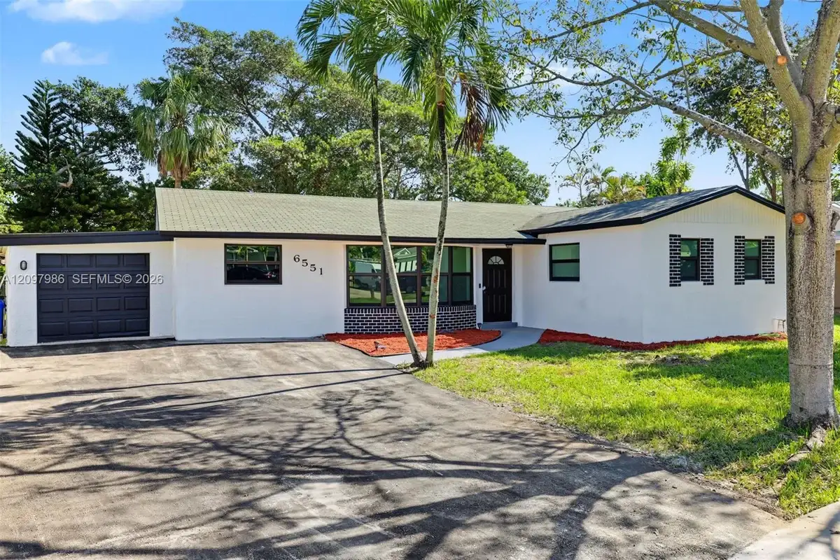 6551 NW 8th Ct, Margate: photo 1 of 46