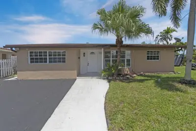1820 NW 33rd St, Oakland Park: photo 1 of 50