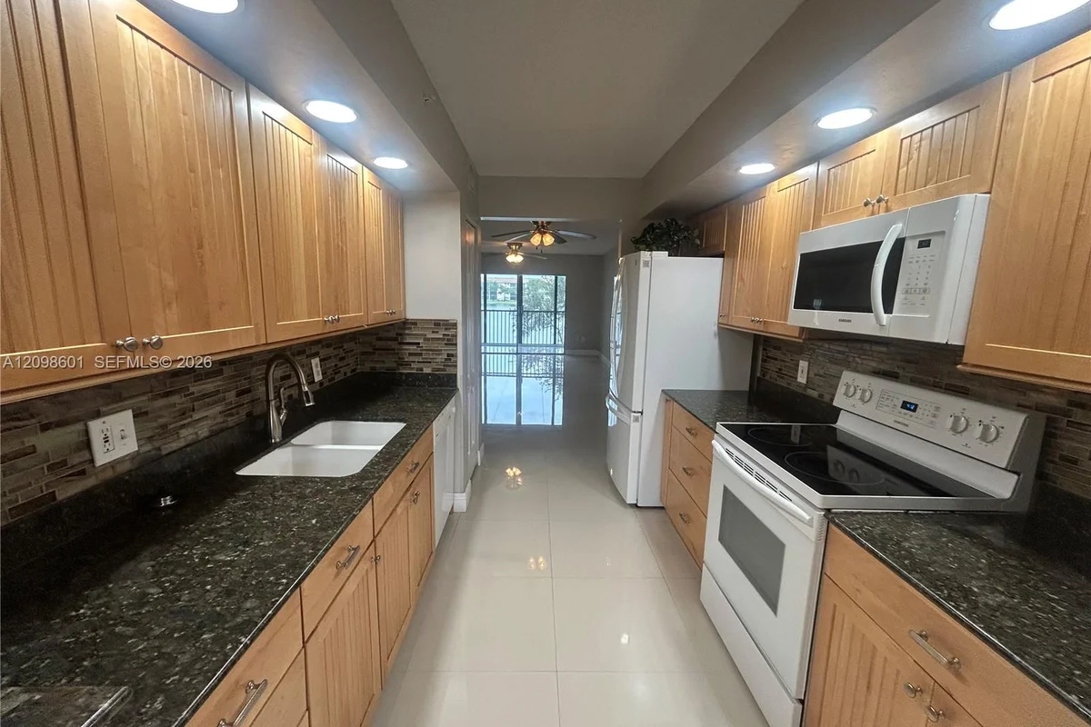 571 SW 141st Ave #212N, Pembroke Pines: photo 1 of 27